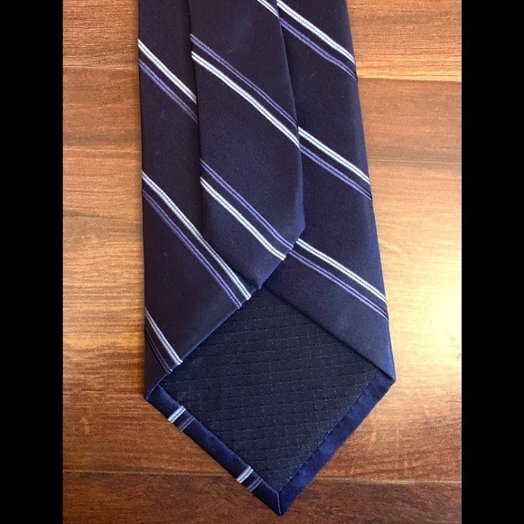 🌿SALE🌿Like New Dressy JONES New York Navy Blue 100% Silk Striped Necktie - Picture 5 of 10